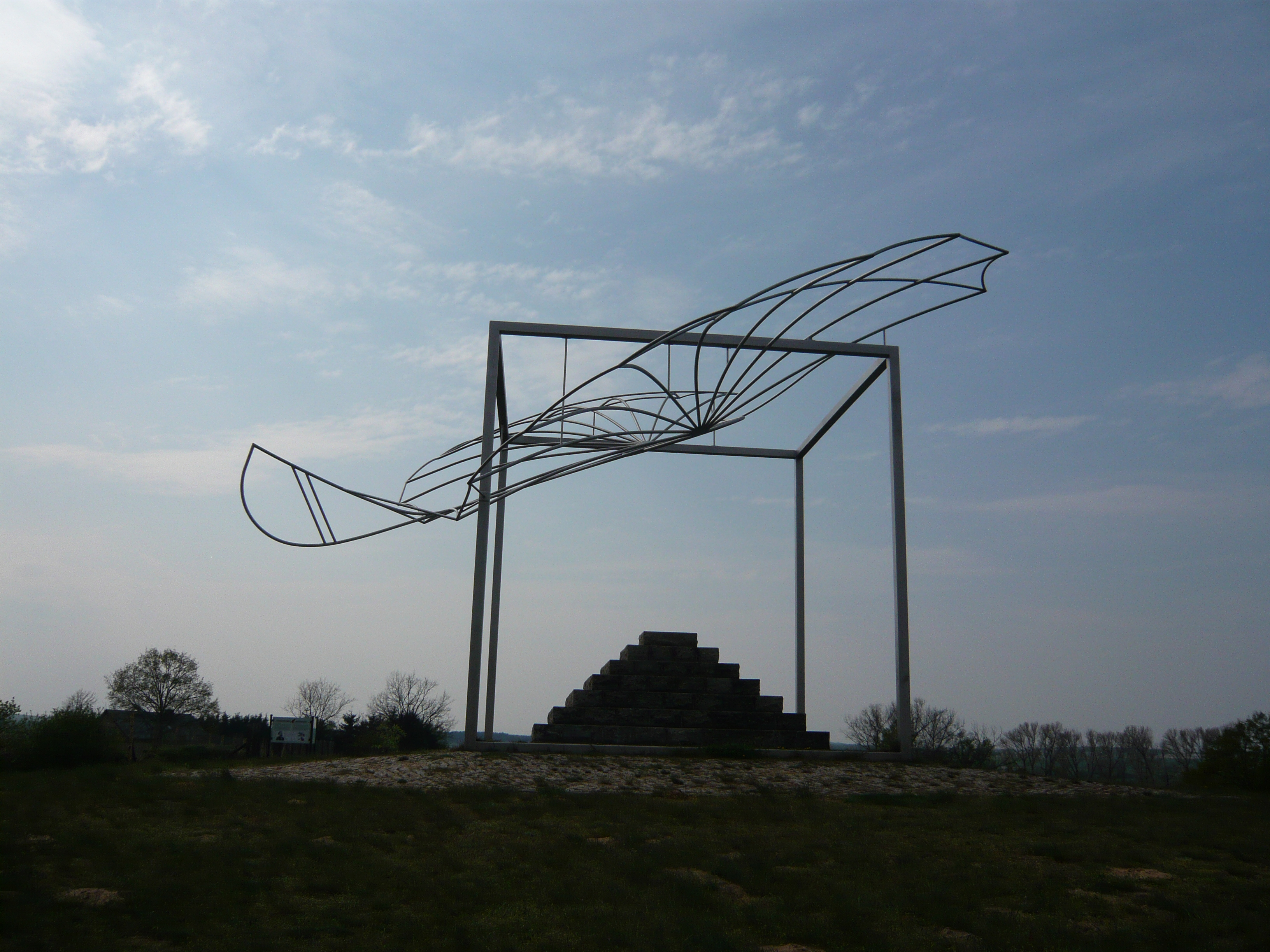Lilienthal-Denkmal bei Derwitz